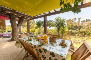 La Félyvonne, villa familiale confortable avec sa grande terrasse ombragée et sa vue dégagée vers la mer